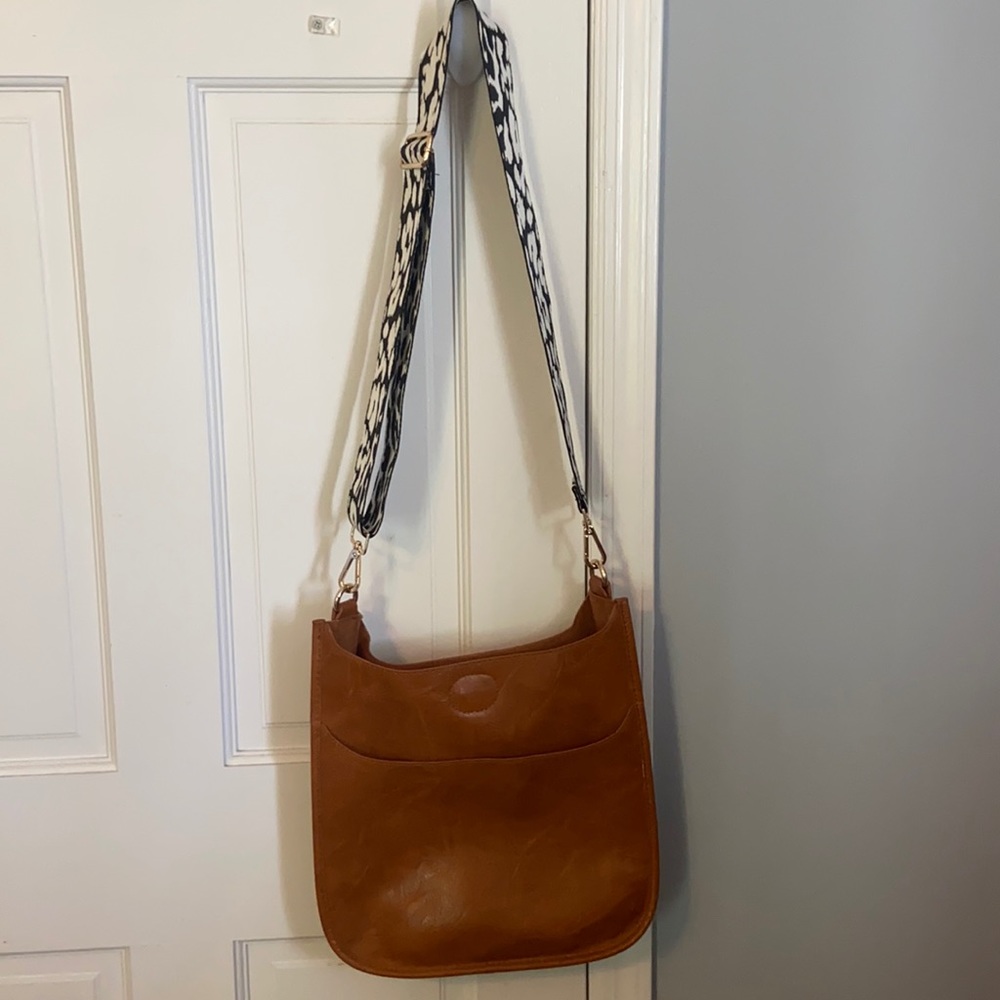 Ahdorned Large Leather Messenger bag